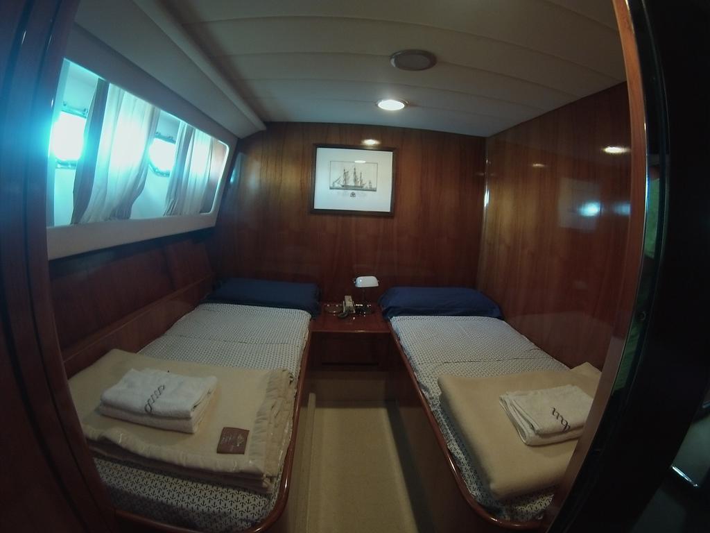 Riviera Boat Resort La Spezia Phòng bức ảnh